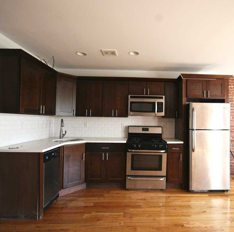 124 Bainbridge St #4T