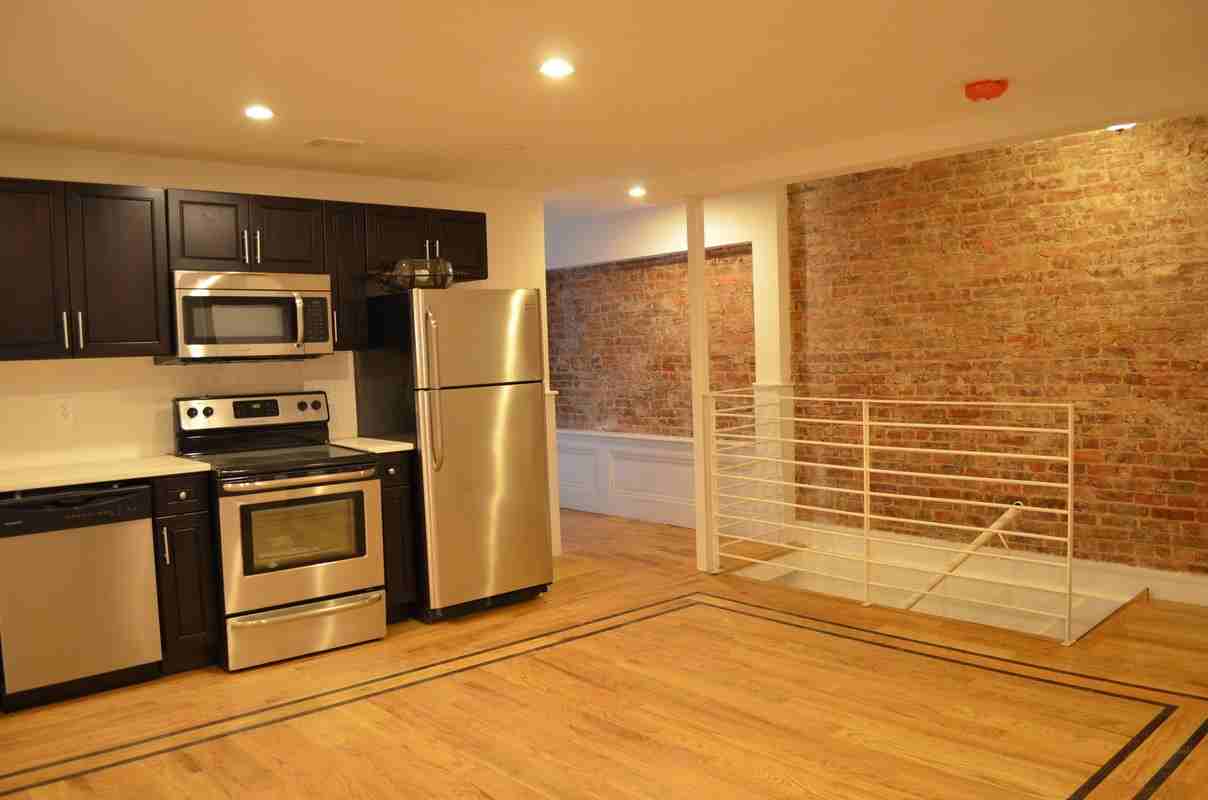 207 MacDonough St #1L