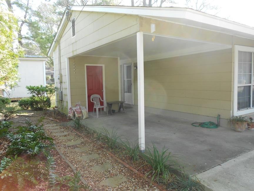 1010 Locksley Dr - Photo 2 of 11