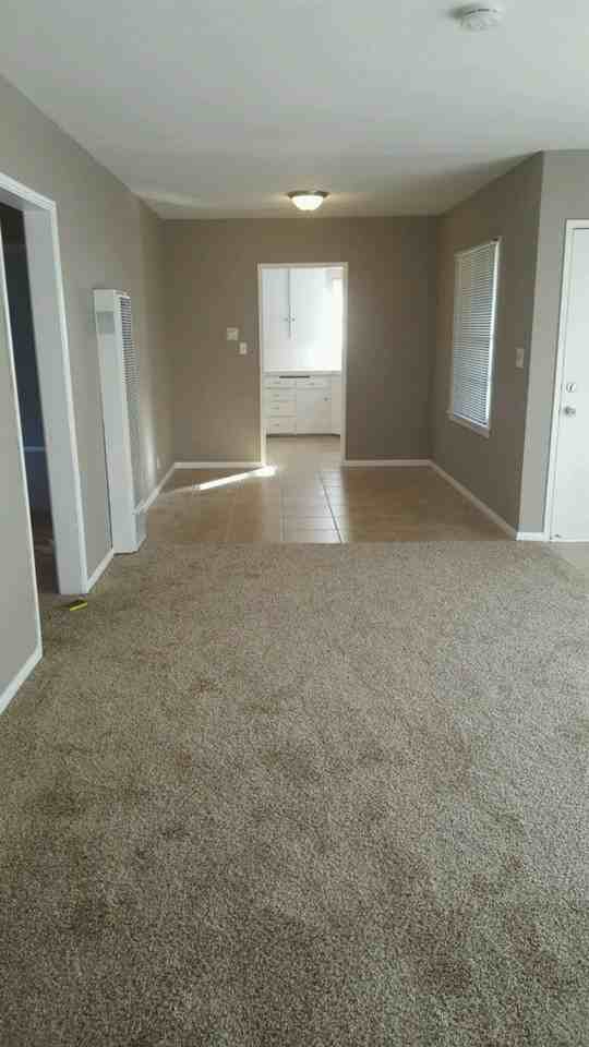 1325 N Massachusetts Ave - Photo 2 of 11