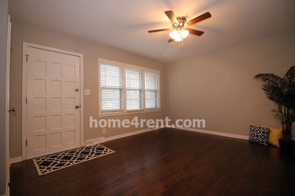 706 S Church St - Photo 3 of 23