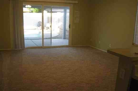 244 W Oraibi Dr - Photo 3 of 12