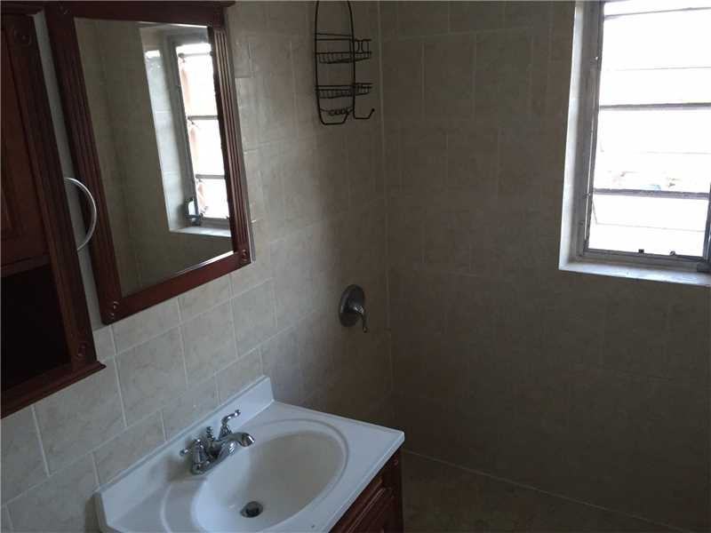 3401 SW 9th Terrace - Photo 3 of 8