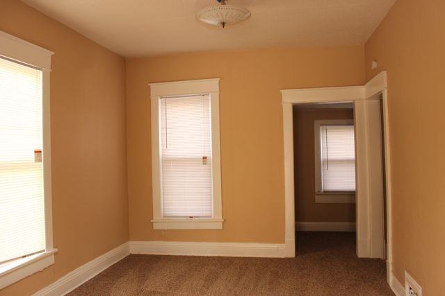 3025 Wayne Ave - Photo 3 of 7