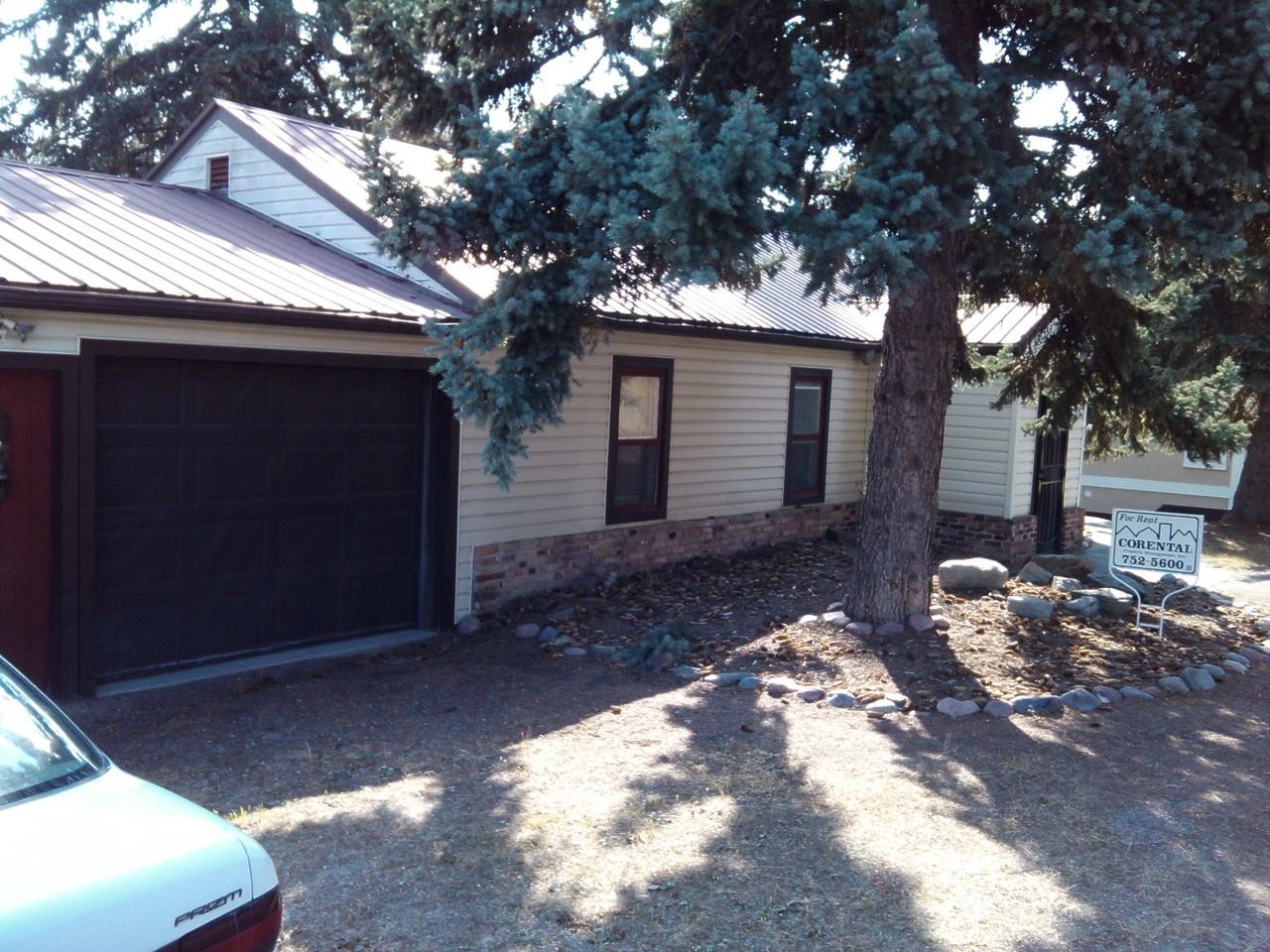 955 Electric Ave - Photo 3 of 4