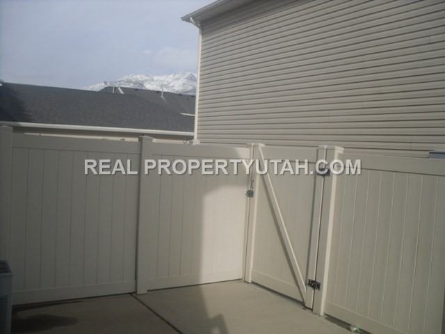 7514 S 1550 E - Photo 3 of 10