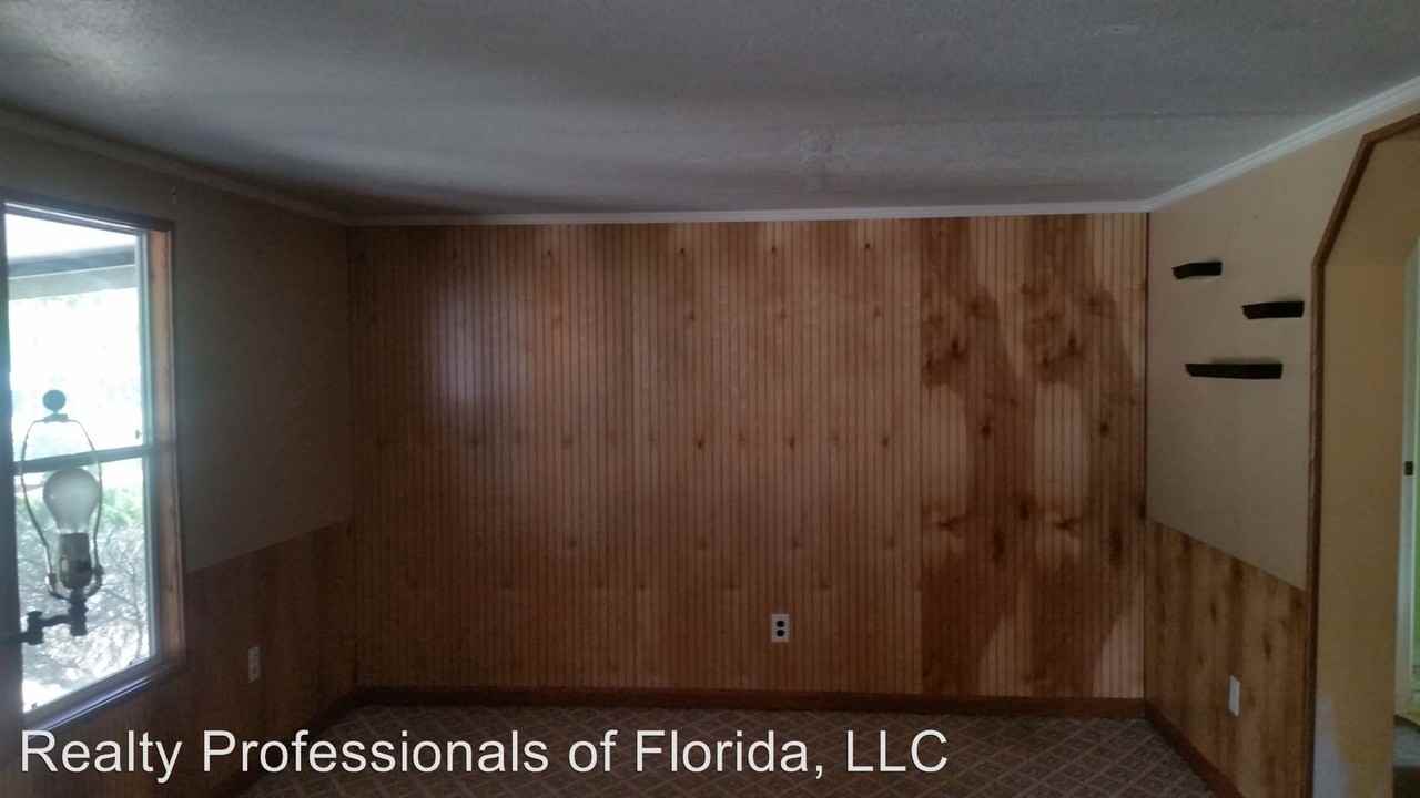 17326 Raintree Ct - Photo 3 of 13