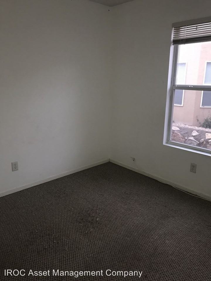 833 Lazaro Pl - Photo 2 of 13