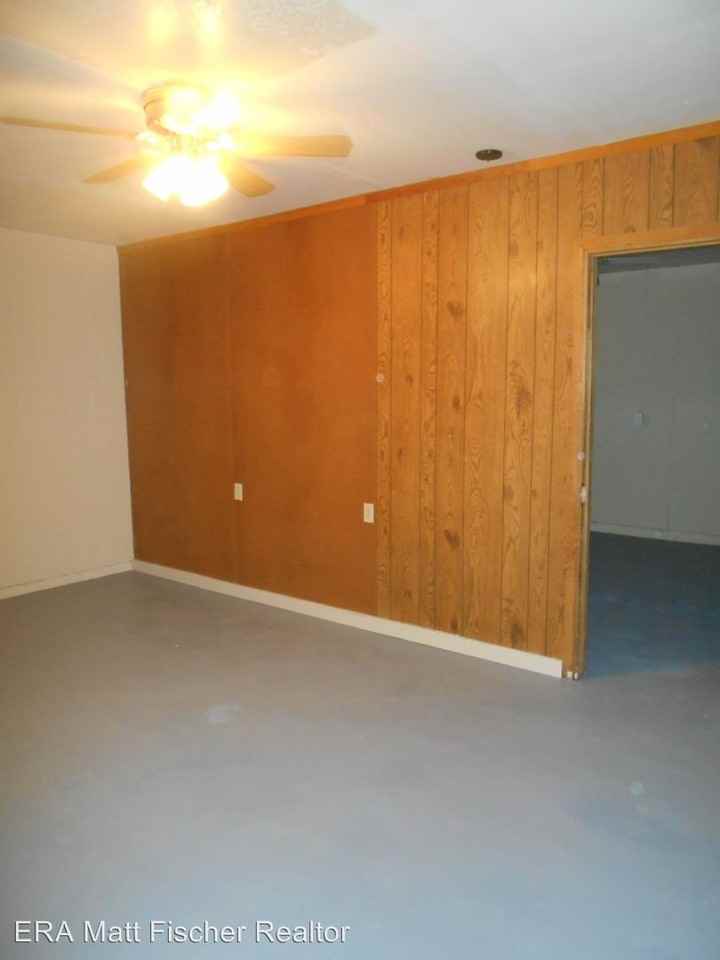 731 E 26th Pl - Photo 3 of 9