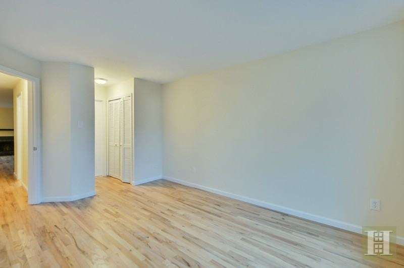 26 Spruce Ct #88 - Photo 2 of 11