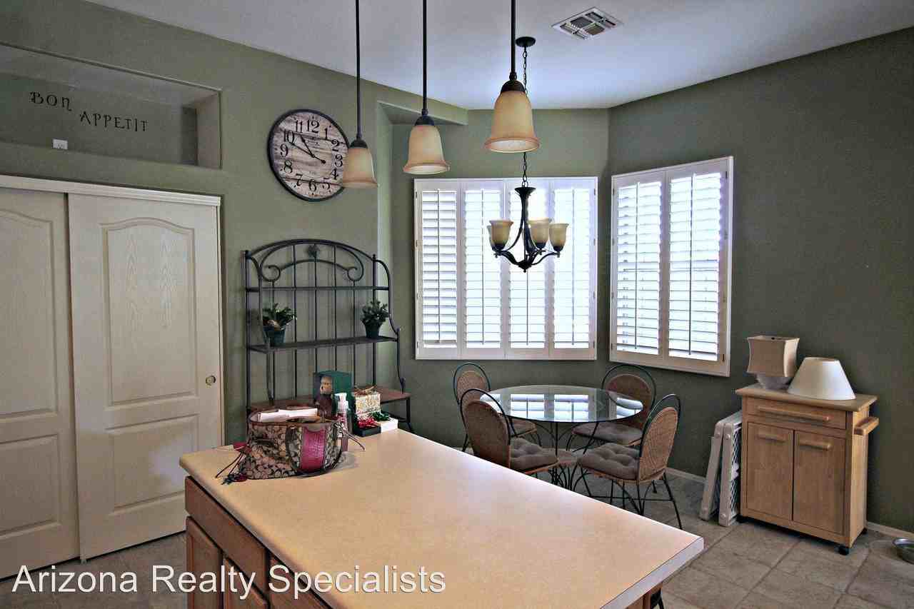 8903 W Salter Dr - Photo 2 of 11
