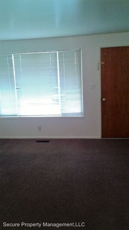 1003 Willow - Photo 2 of 11