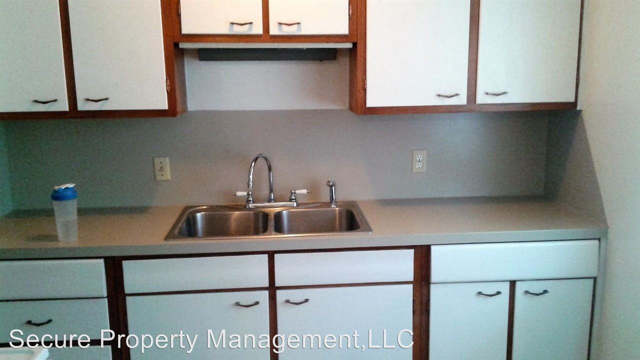 1003 Willow - Photo 3 of 11