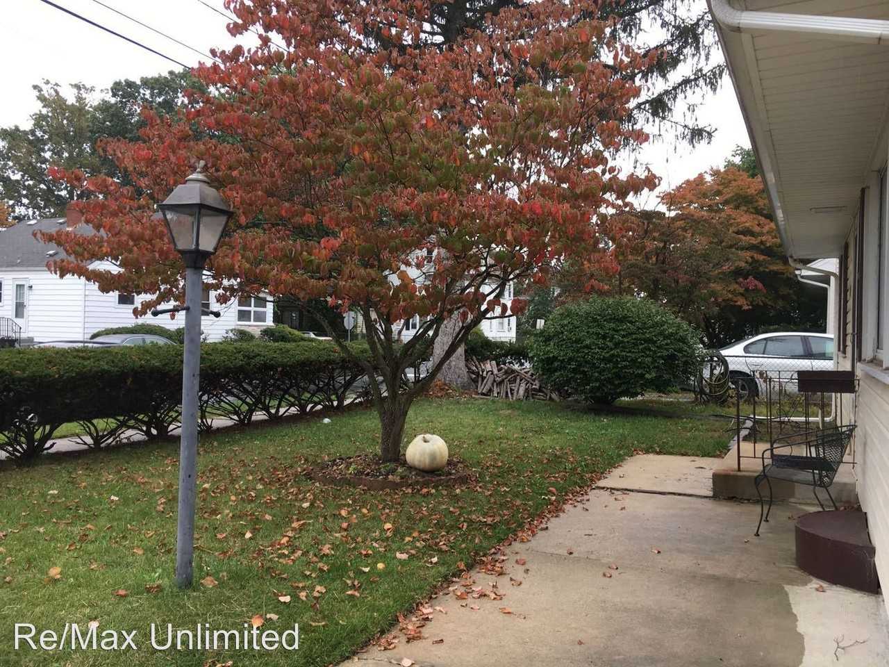 155 McClellan Ave - Photo 2 of 10