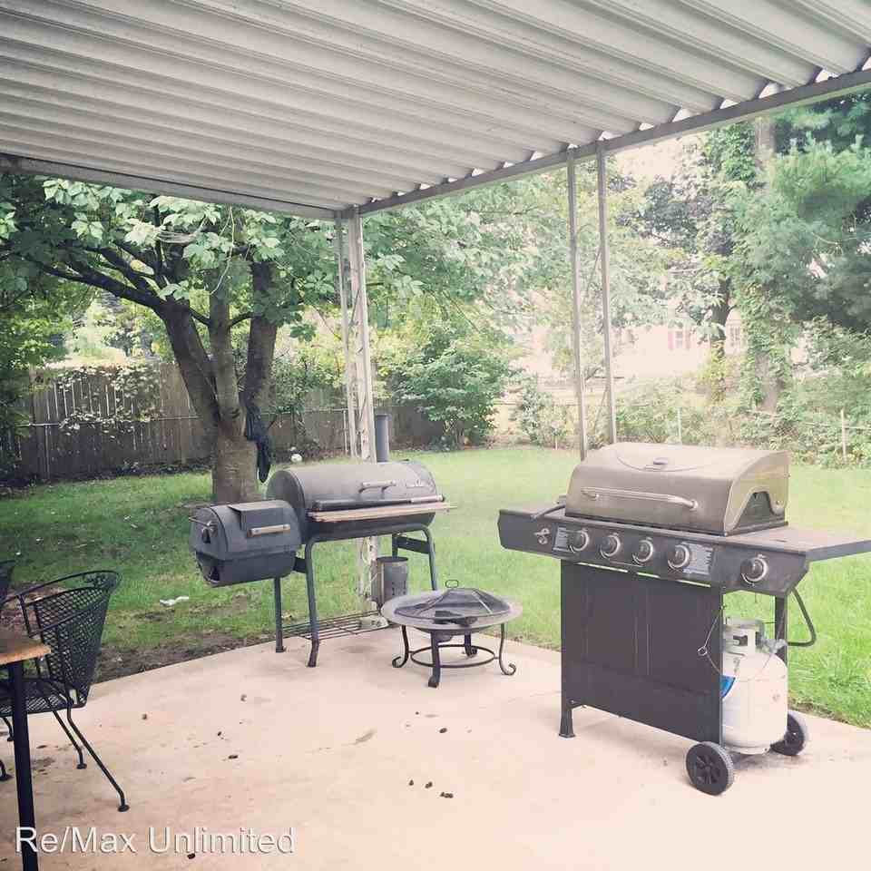 155 McClellan Ave - Photo 3 of 10