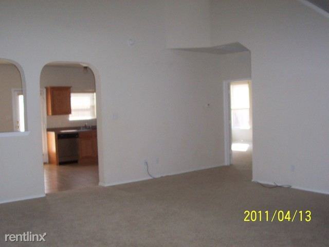 4908 Golden Gate Dr - Photo 2 of 10