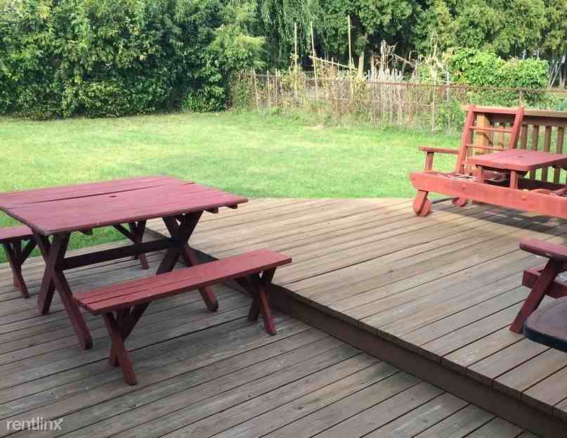 21800 Overlook Dr - Photo 2 of 10