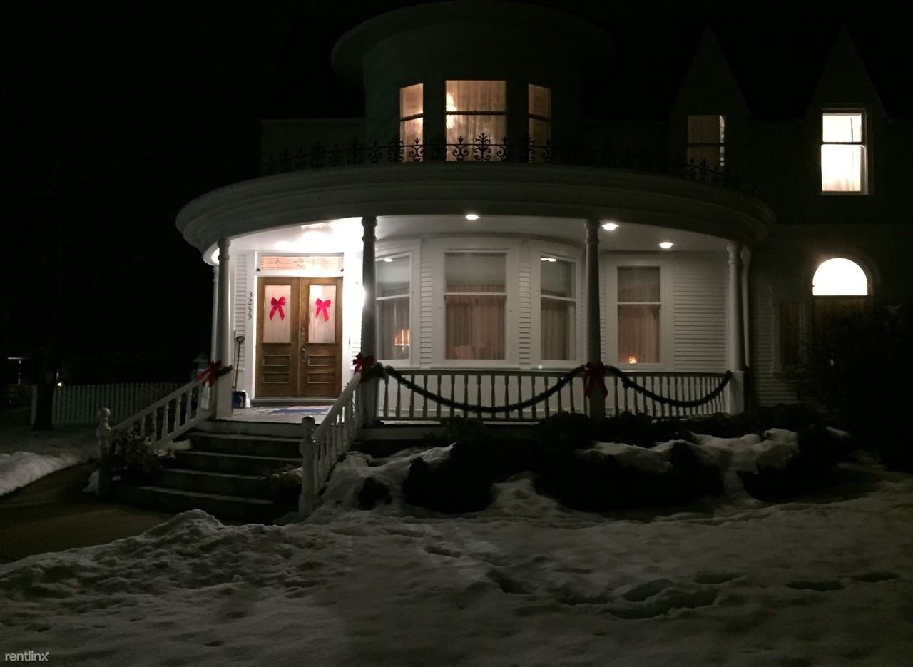 3255 Central St - Photo 3 of 8