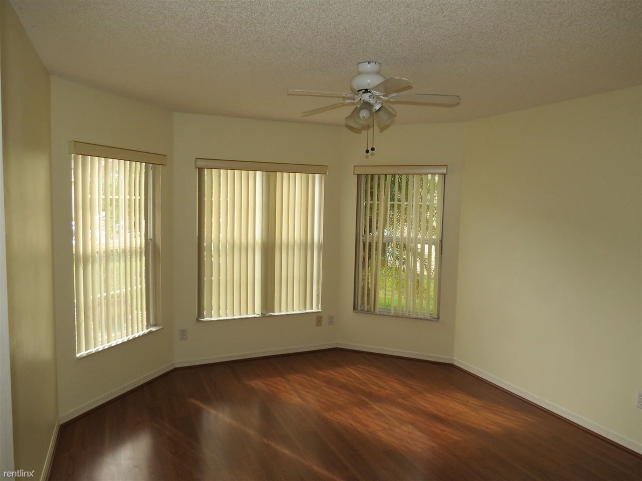 13601 Emeraldview Dr - Photo 2 of 13