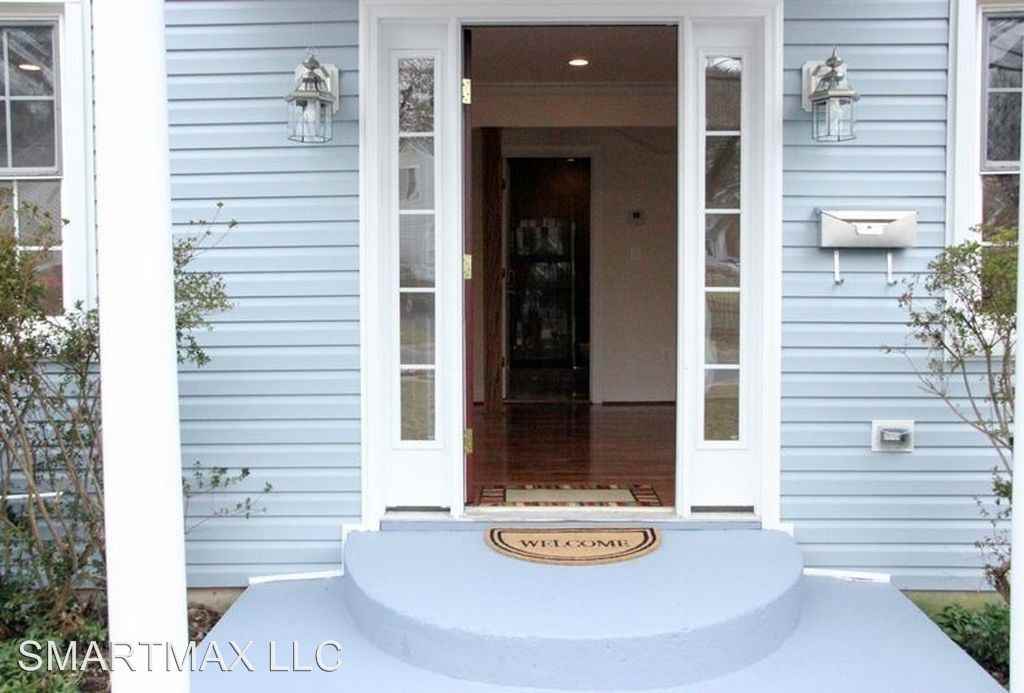 923 Lewis Ave - Photo 2 of 27