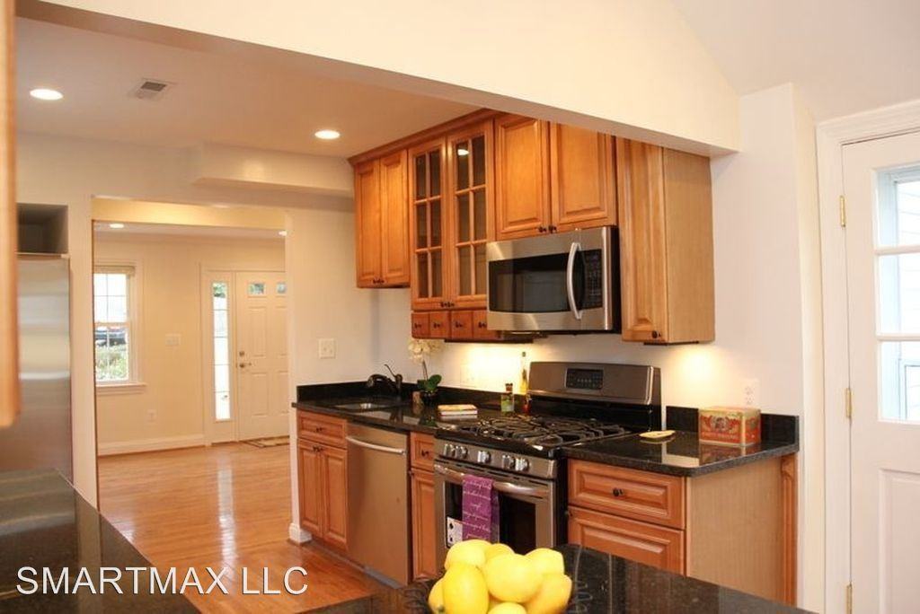 923 Lewis Ave - Photo 3 of 27