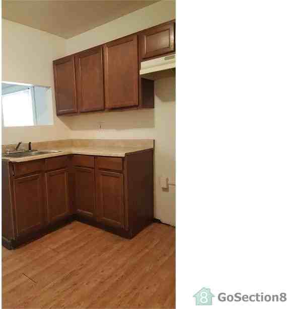 1334 Woodruff Ave - Photo 3 of 14