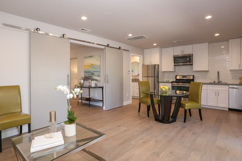 2826 Kensington Rd - Photo 3 of 6