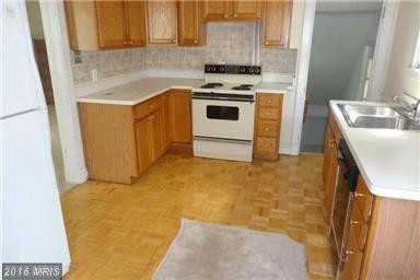 708 S Camp Meade Rd - Photo 2 of 11