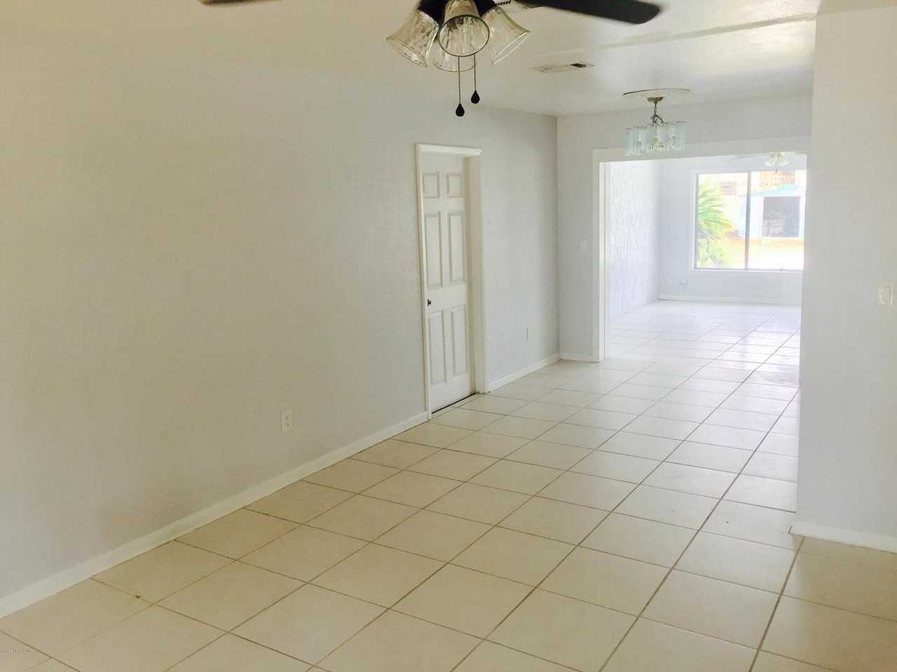 117 Fern Ave - Photo 3 of 13