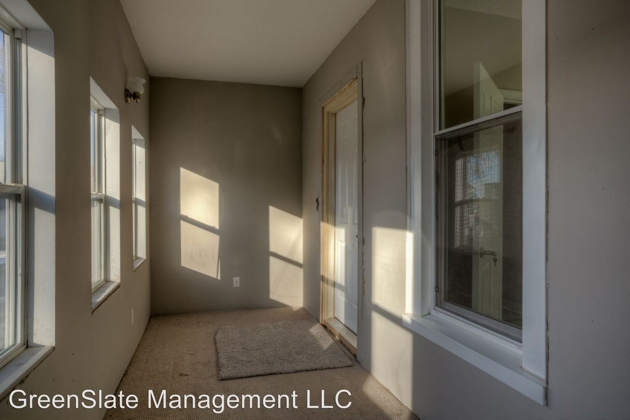 525 S 27th St - Photo 2 of 12