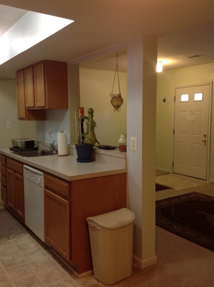 136 N Altamont Ave - Photo 2 of 15