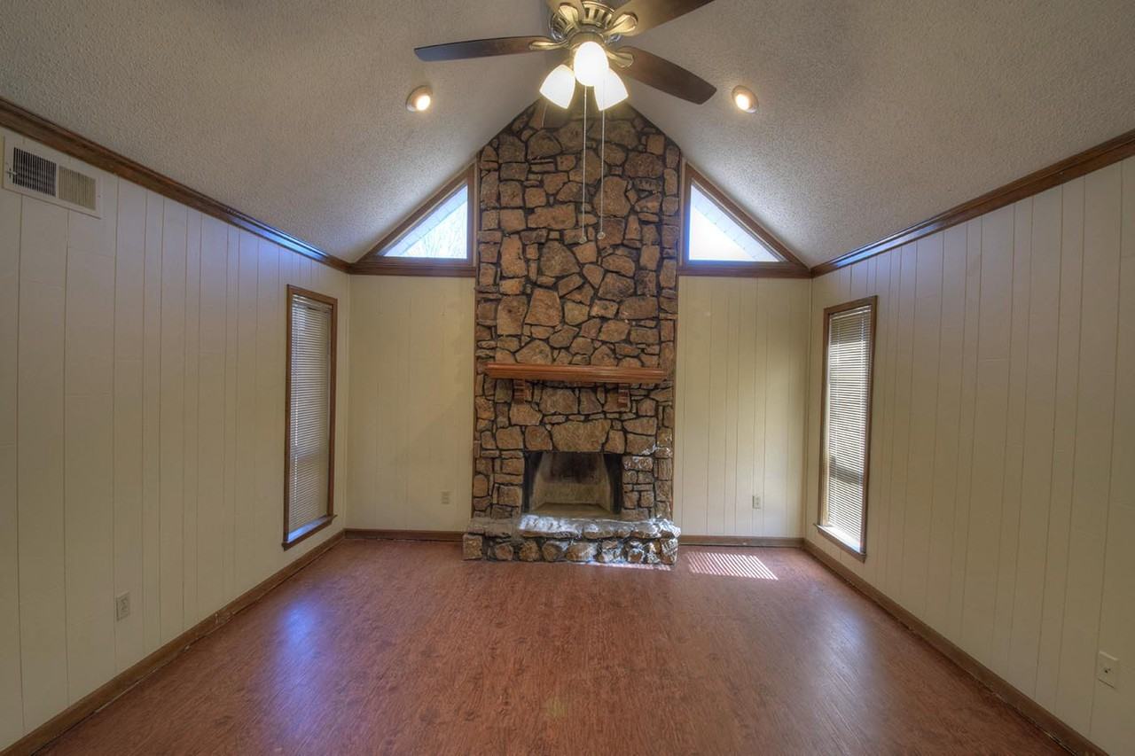 2965 Santa Valley St - Photo 2 of 14