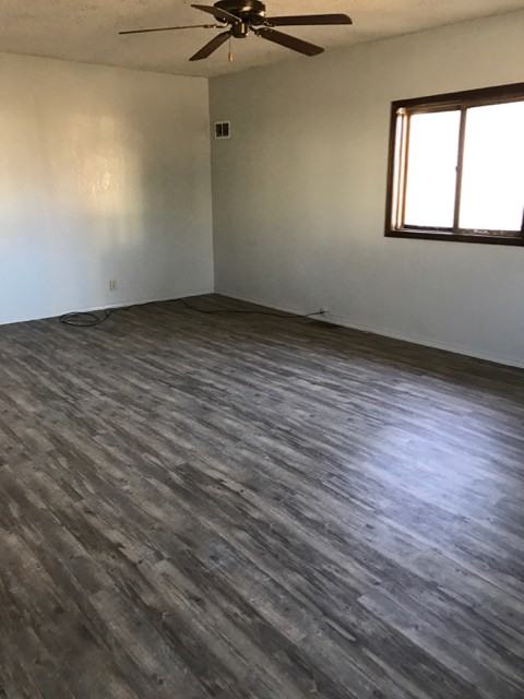 1416 E Elm St - Photo 2 of 10