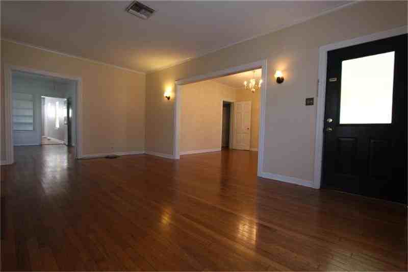 4007 Coleridge St - Photo 3 of 16