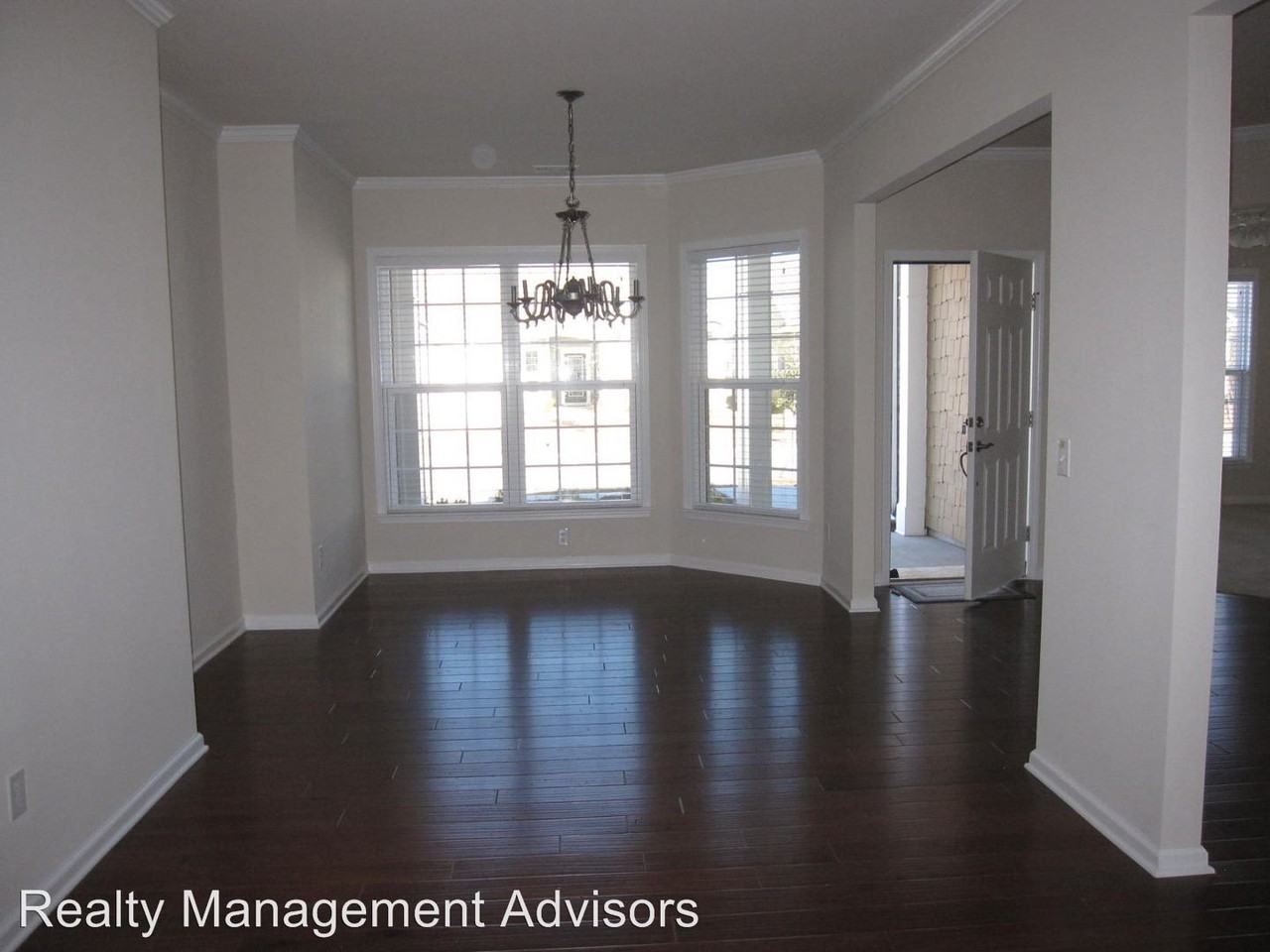 514 Maplemere Ln - Photo 3 of 22