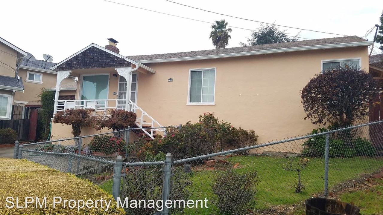 22708 Marolyn Ct - Photo 2 of 13