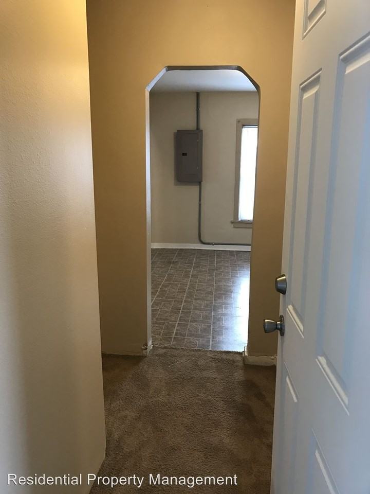 2406 3rd St - Photo 2 of 15