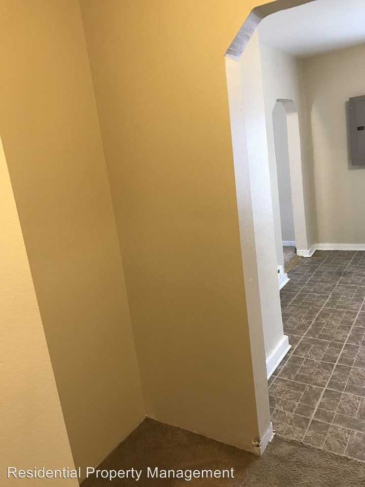 2406 3rd St - Photo 3 of 15