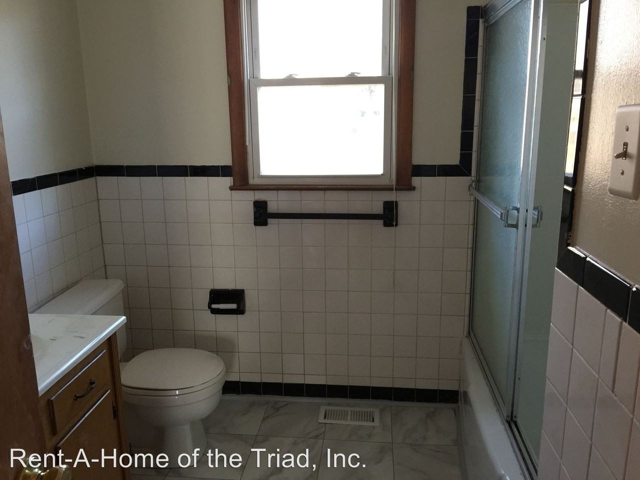 1614 W Meadowview Rd - Photo 3 of 10