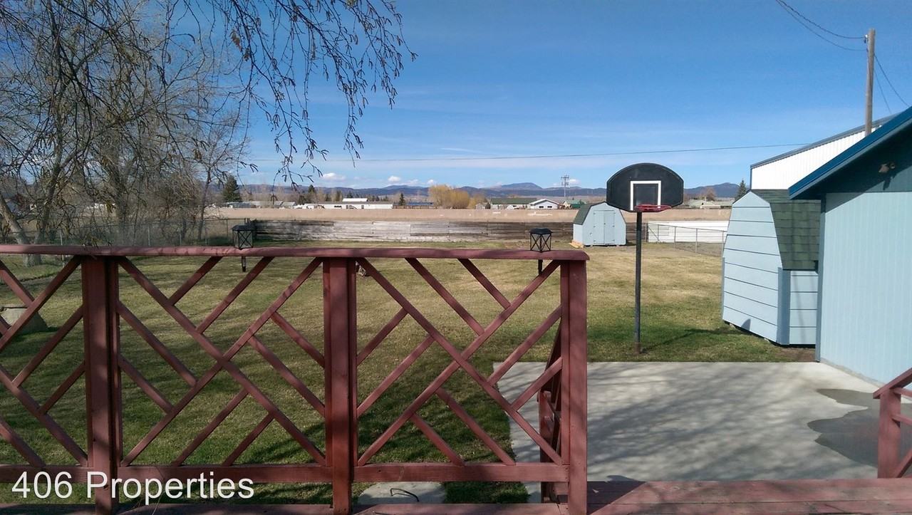 1040 Sun Valley Rd - Photo 3 of 22