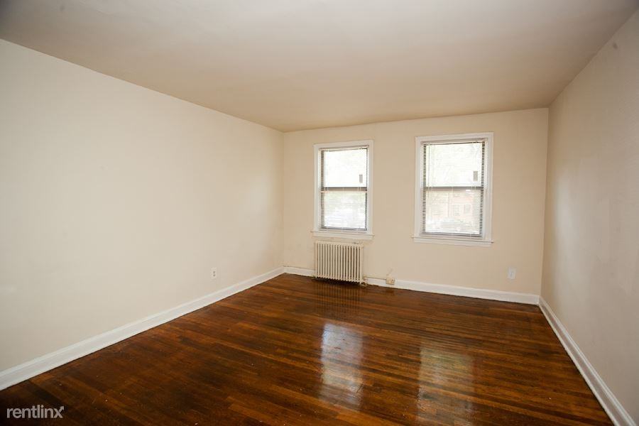 Finchley Square Apartments - Photo 2 of 8