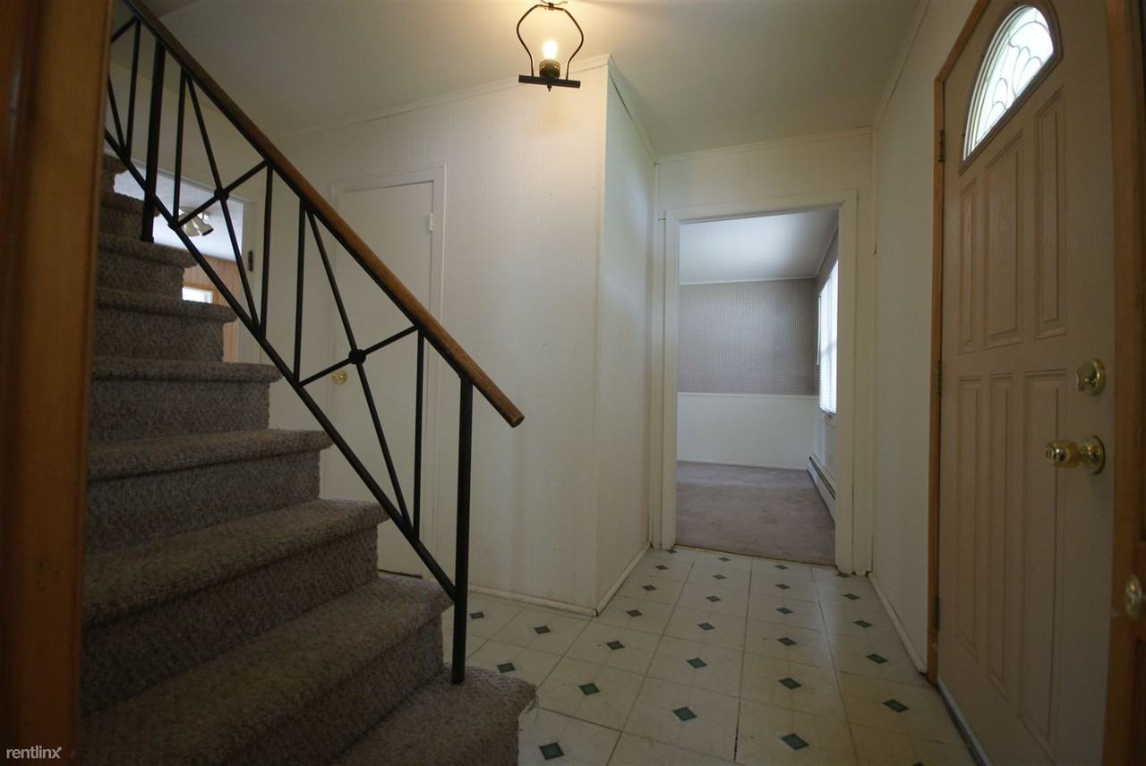 3 Heath Ct - Photo 3 of 9