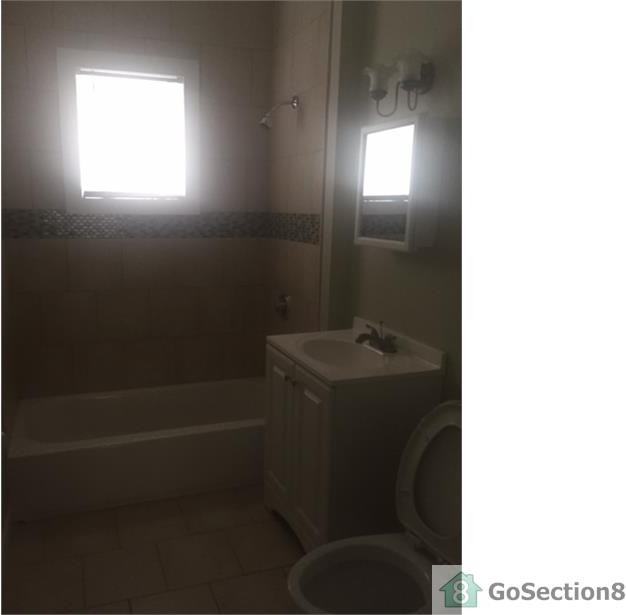 45 Middlesex St - Photo 3 of 8