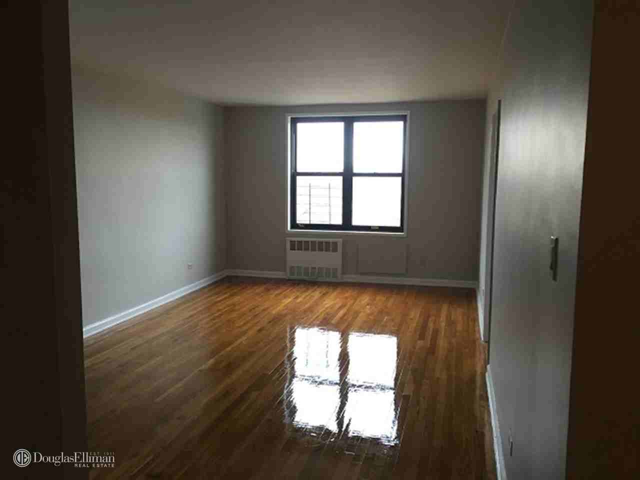 Gravesend Neck Rd & Coney Island Ave #5P