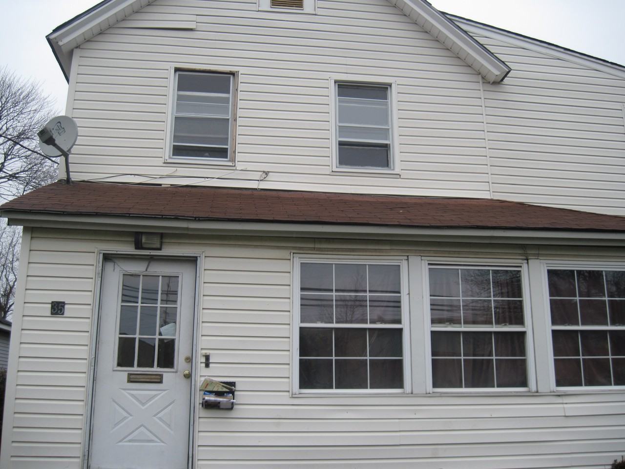 35 Sterling Pl - Photo 2 of 7