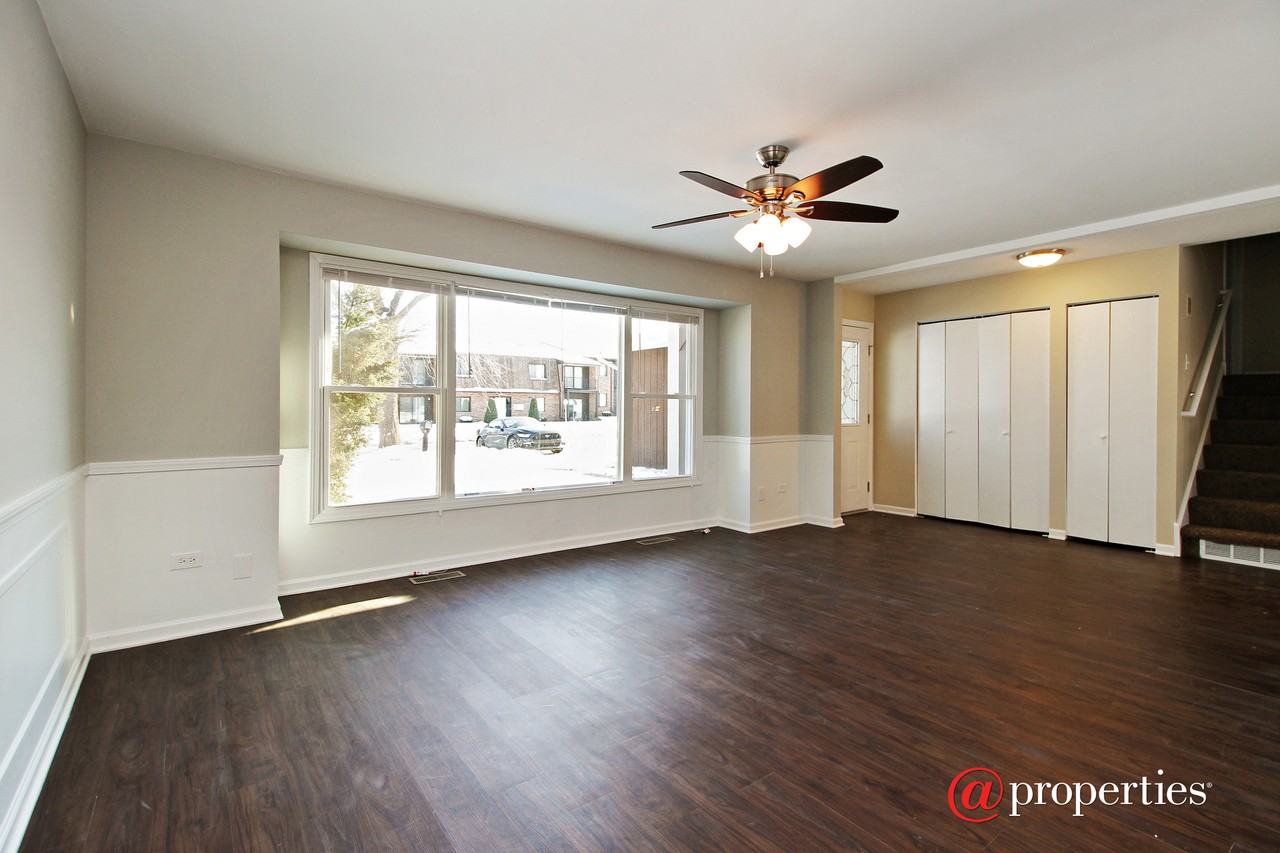 22454 Pleasant Dr - Photo 2 of 10