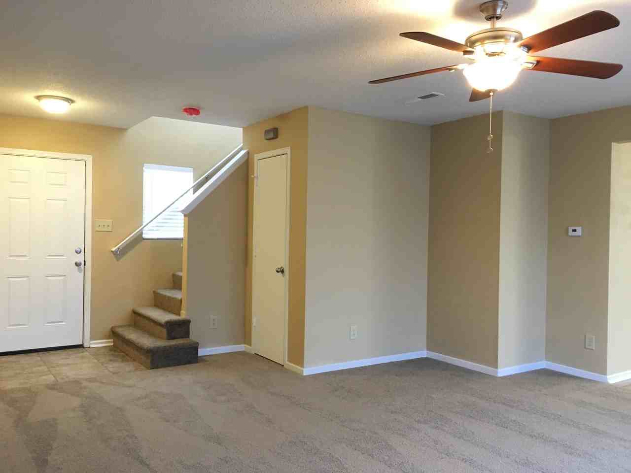 313 Longbow St - Photo 3 of 16