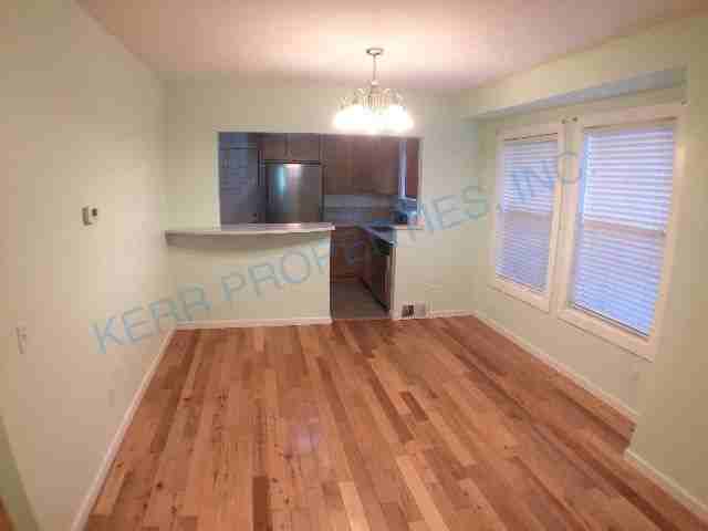 5025 Se Knapp St - Photo 3 of 17