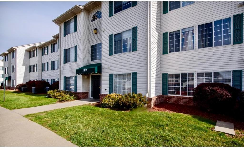 Pine Tree Apartments - Photo 2 of 19