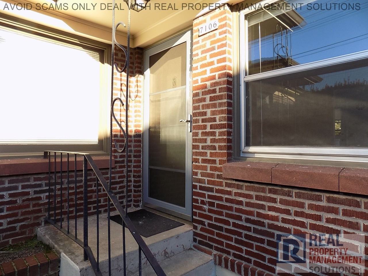 7106 N Interstate Ave - Photo 2 of 27